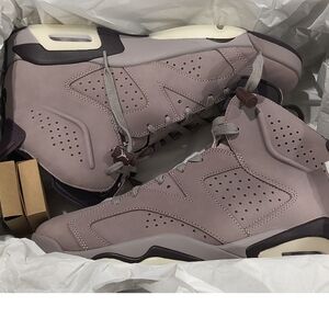 A Ma Maniere X Jordan 6 Men's 12 Sneakers.